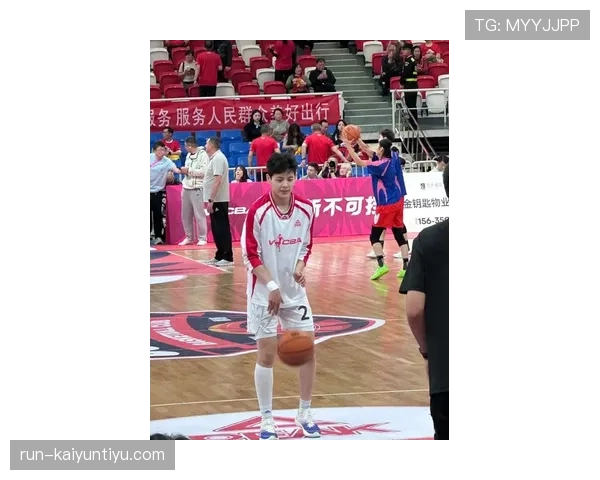 杨舒予训练完直接拎爱马仕去吃米其林? 杨舒予训练完直接拎爱马仕去吃米其林?